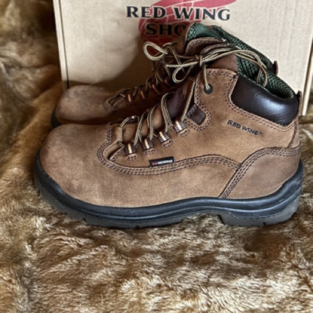 Red Wing King Toe 5" Waterproof Safety Toe Work Boots Size 8 for women.